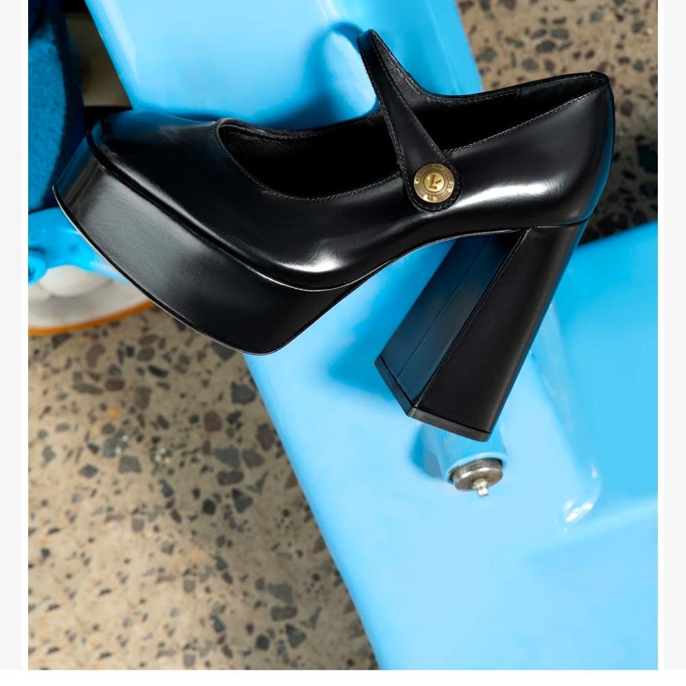 Larroude Black Platform Heels- never worn